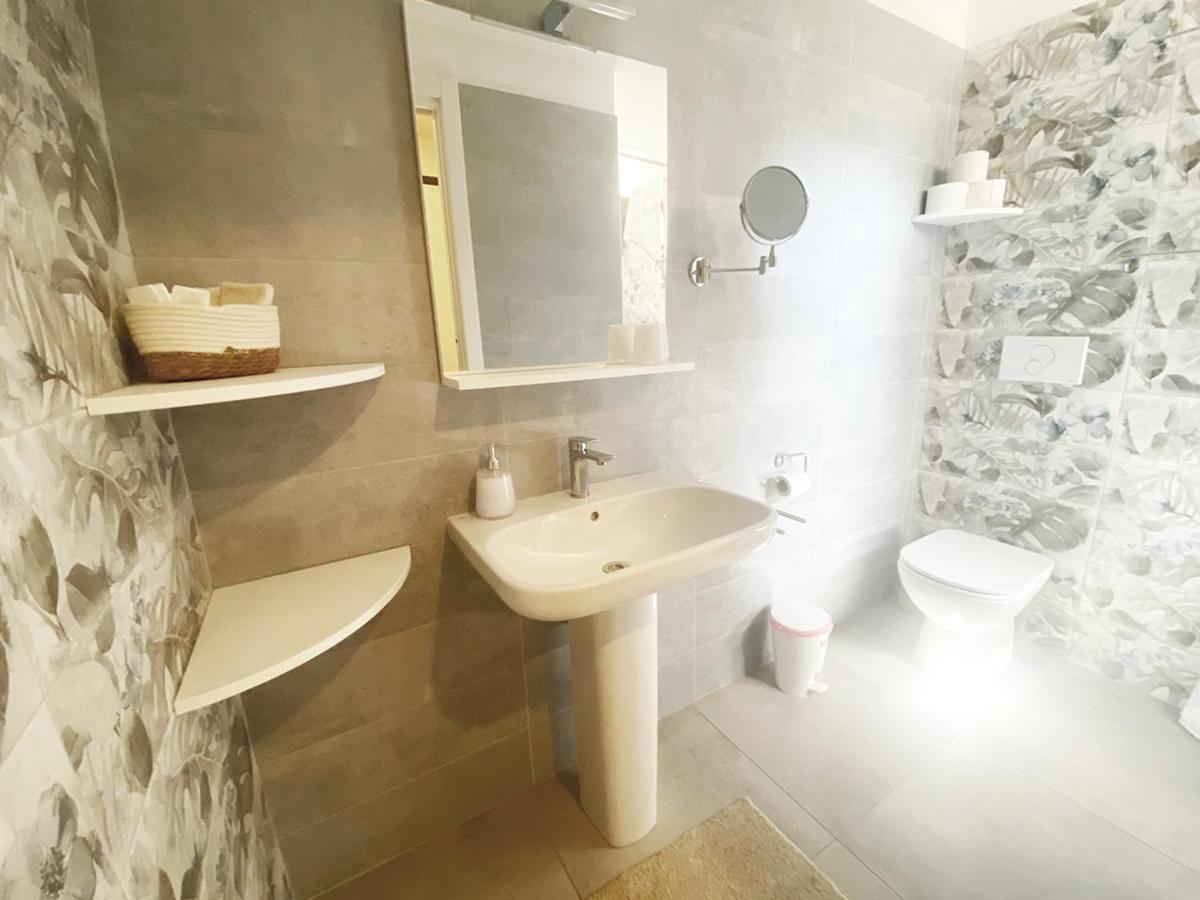 Villa Bella Salmagi - Surya Sardinia Holidays & Yoga Capitana Værelse billede